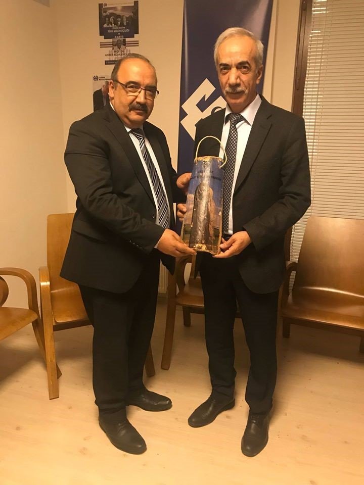 Türk’ün fikir dünyası üzerinde gezintiler-